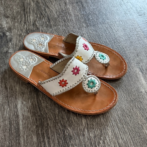 JACK ROGERS White Colorful Flowers Slip On Sandals Thongs 9 - Picture 1 of 6